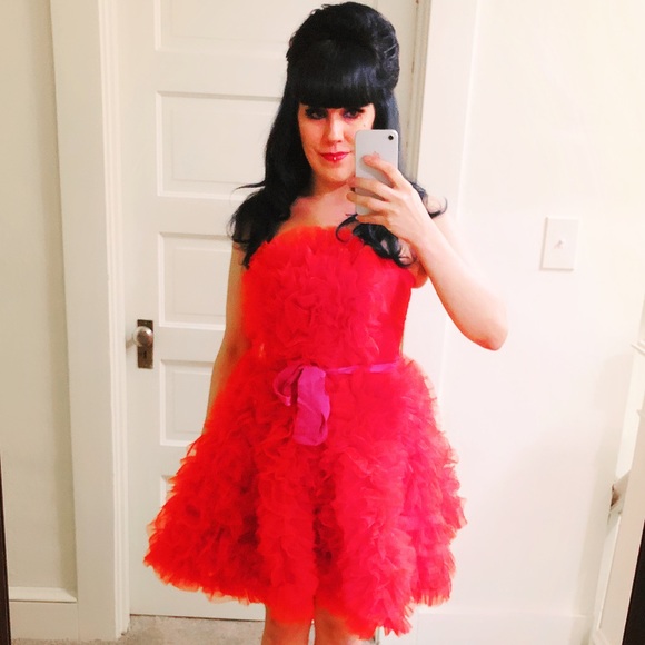 Resale, burlesque, art, saber fencing, and tech. - Picture 4 of 8